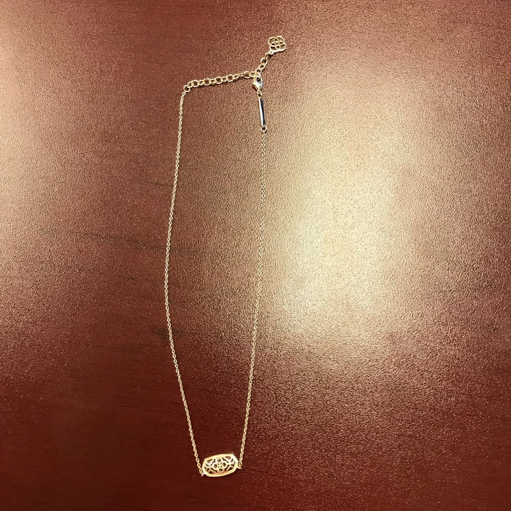 Kendra Scott necklace